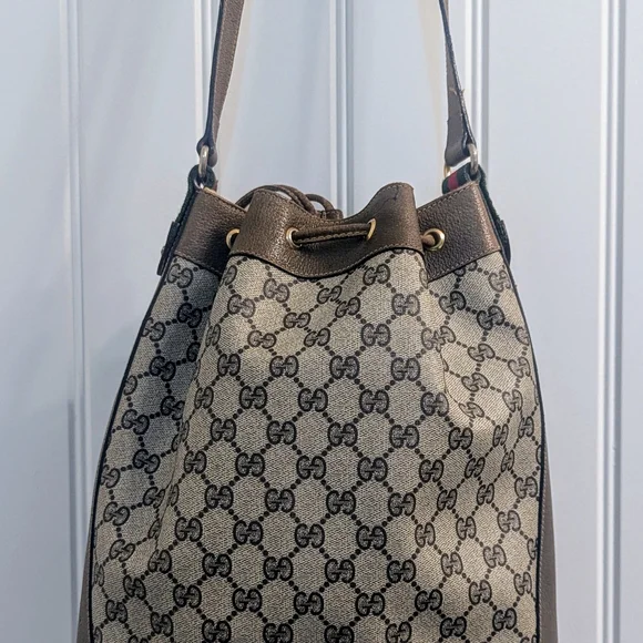 Gucci Brown Shoulder Bag with Monogram Canvas - Picture 8 of 16